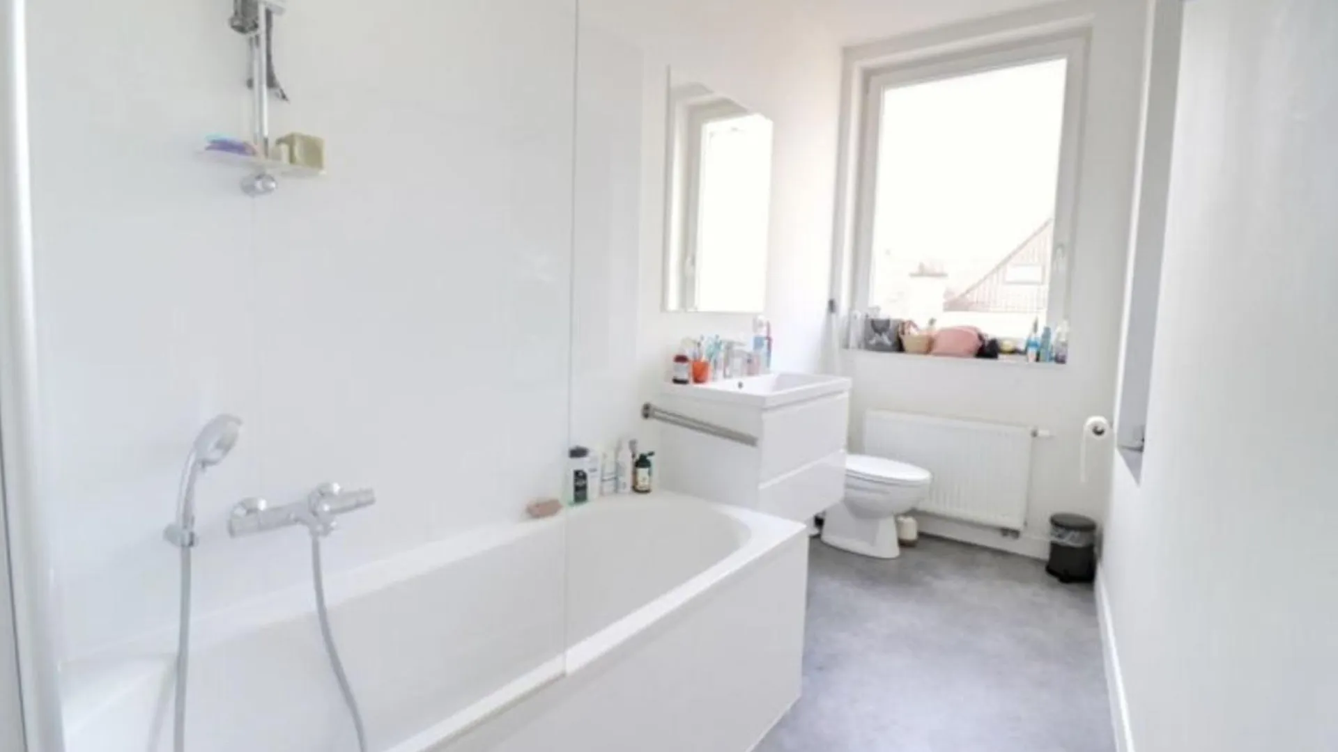 Apartment Mit 4 Zimmer Nahe Duesseldorf-Centre  Dusseldorf